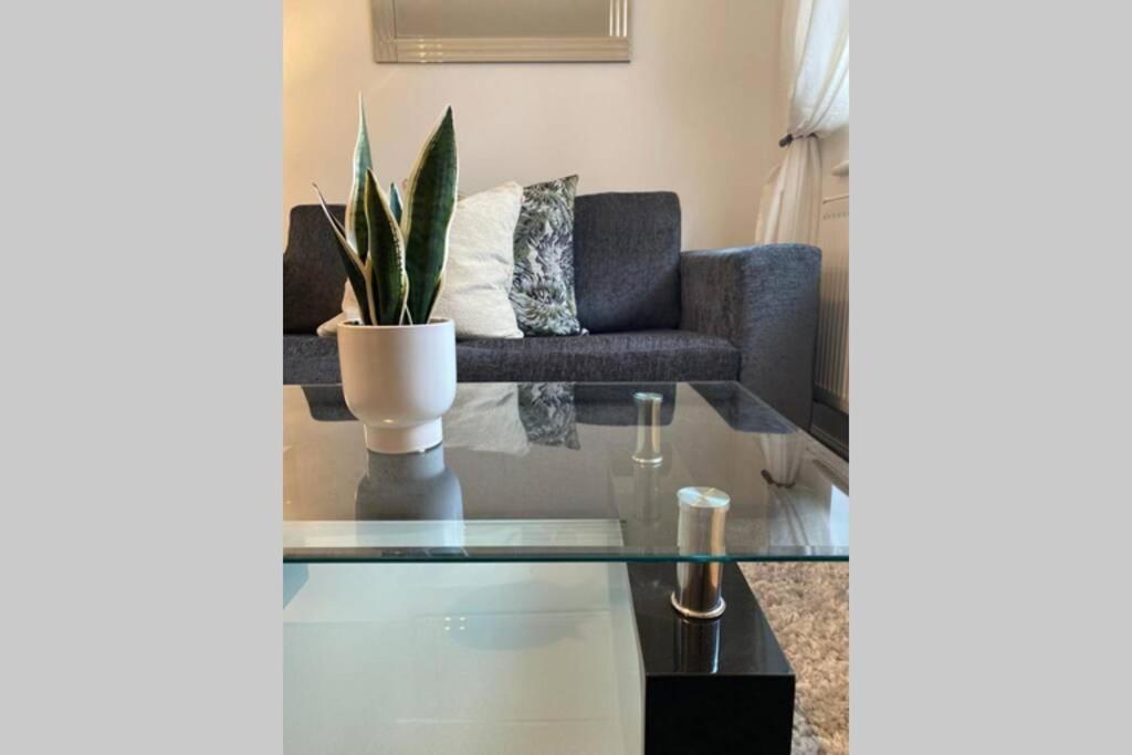 Alicia Newport By Mia Living 2 Bedroom Apartment With Dedicated Parking Εξωτερικό φωτογραφία